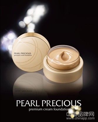 PEARL PRECIOUS真珠光彩水润粉底霜