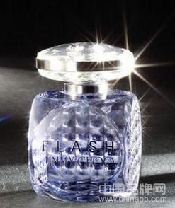 Jimmy Choo 推出了最新香水 ‘Flash’