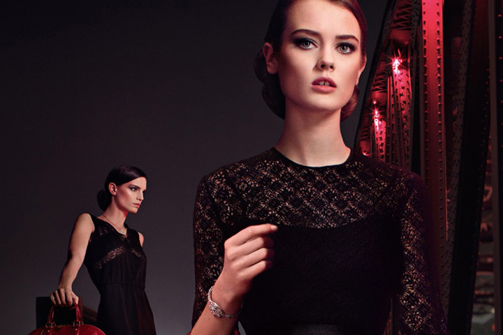 Louis Vuitton 2013春夏「Alma」系列手袋广告大片_lv二手奢侈品包包多少钱一个