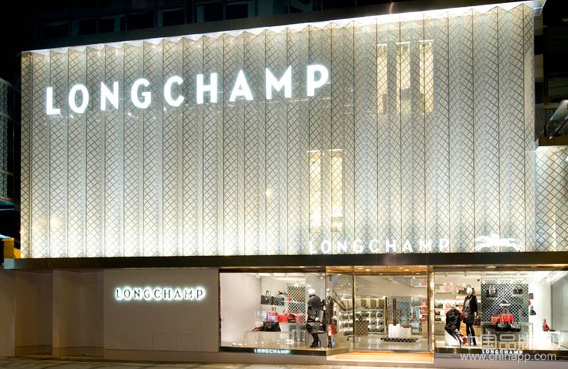 Longchamp(珑骧)品牌在三年内销售额增长了75%_白云皮具城奢侈品二手奢侈品包包水到底有多深