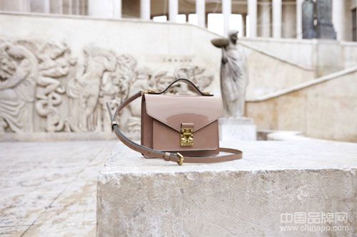 Louis Vuitton 最新手袋广告硬照_二手奢侈品包包哪里买的货比较好