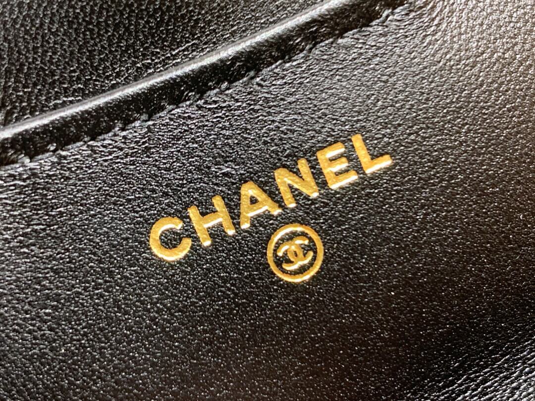 Chanel 2021早秋高级手工坊系列迷你手挽口盖小包