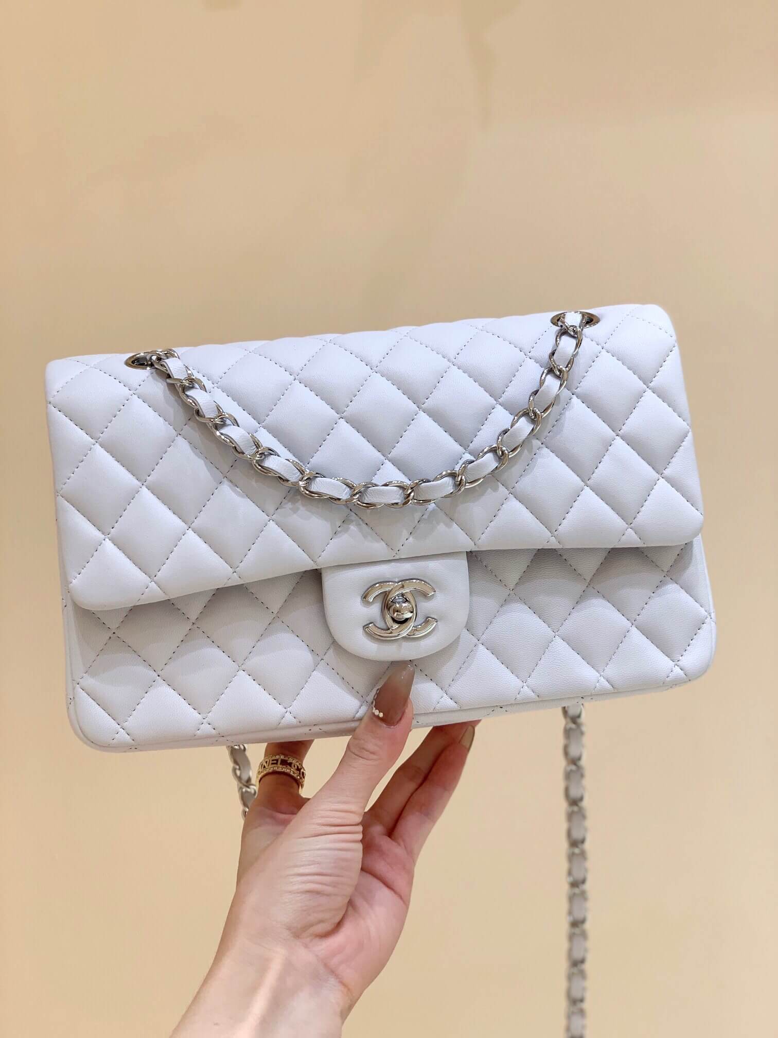 Chanel香奈儿 CF25 Classic flap bag A01112白色羊皮银扣