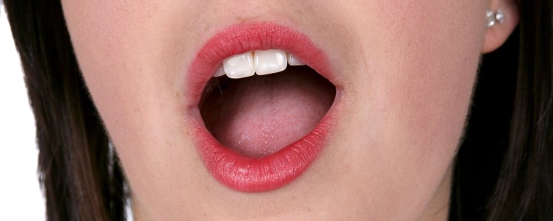 舌苔厚黄是什么原因引起的，舌苔厚黄是怎么引起的