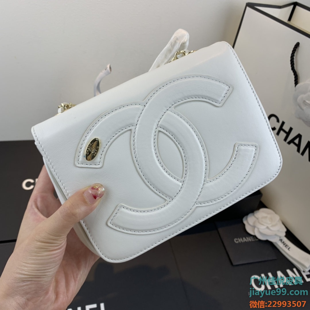 Chanel/香奈儿 AS0321白色 大双C logo口盖包