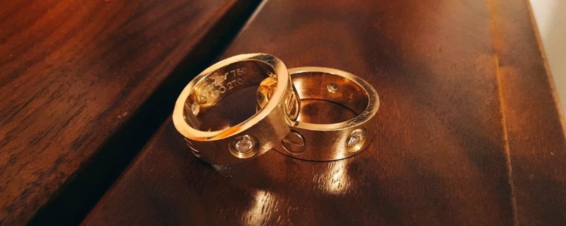 结婚戒指买什么材质的好 铂金魅力无人挡?