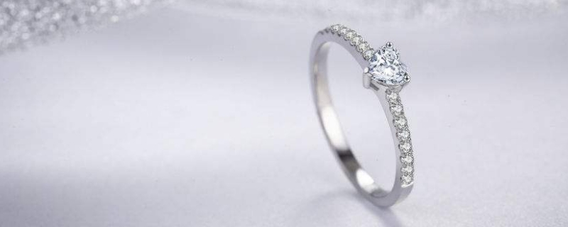 结婚戒指买什么材质的好 铂金魅力无人挡?