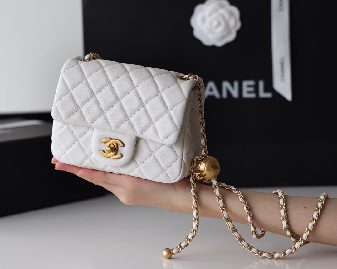Chanel Flap Bag CF Mini羊皮方胖子金球包 AS1786白色