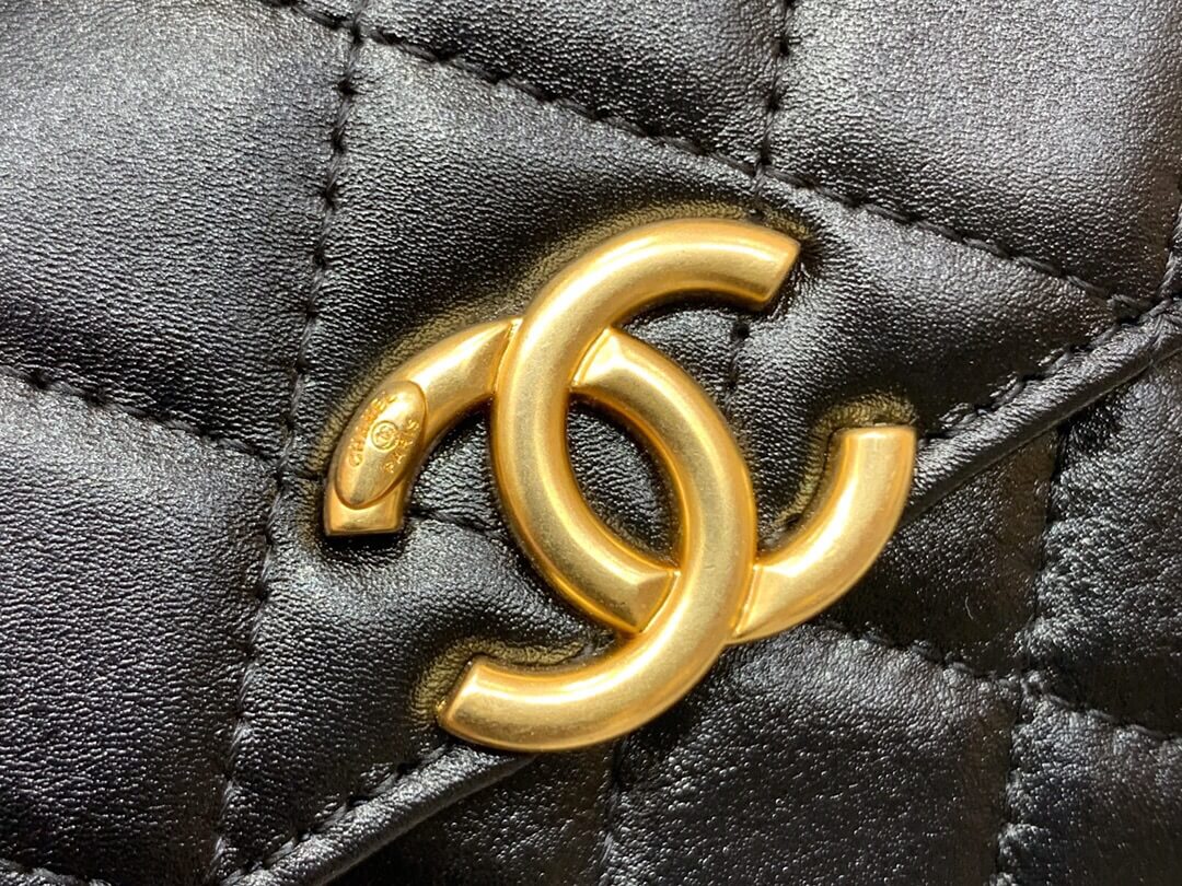 Chanel 2021早秋高级手工坊双金珠系列小方包 AP22