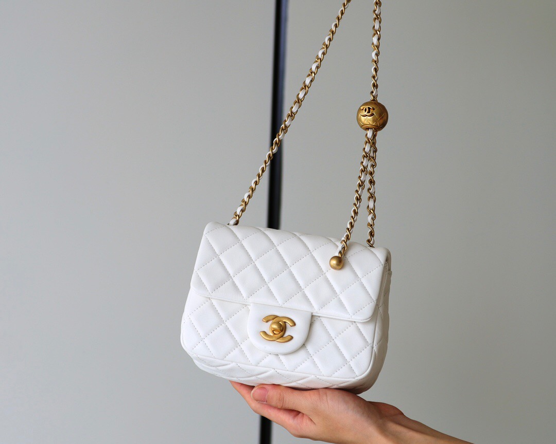 Chanel Flap Bag CF Mini羊皮方胖子金球包 AS1786白色