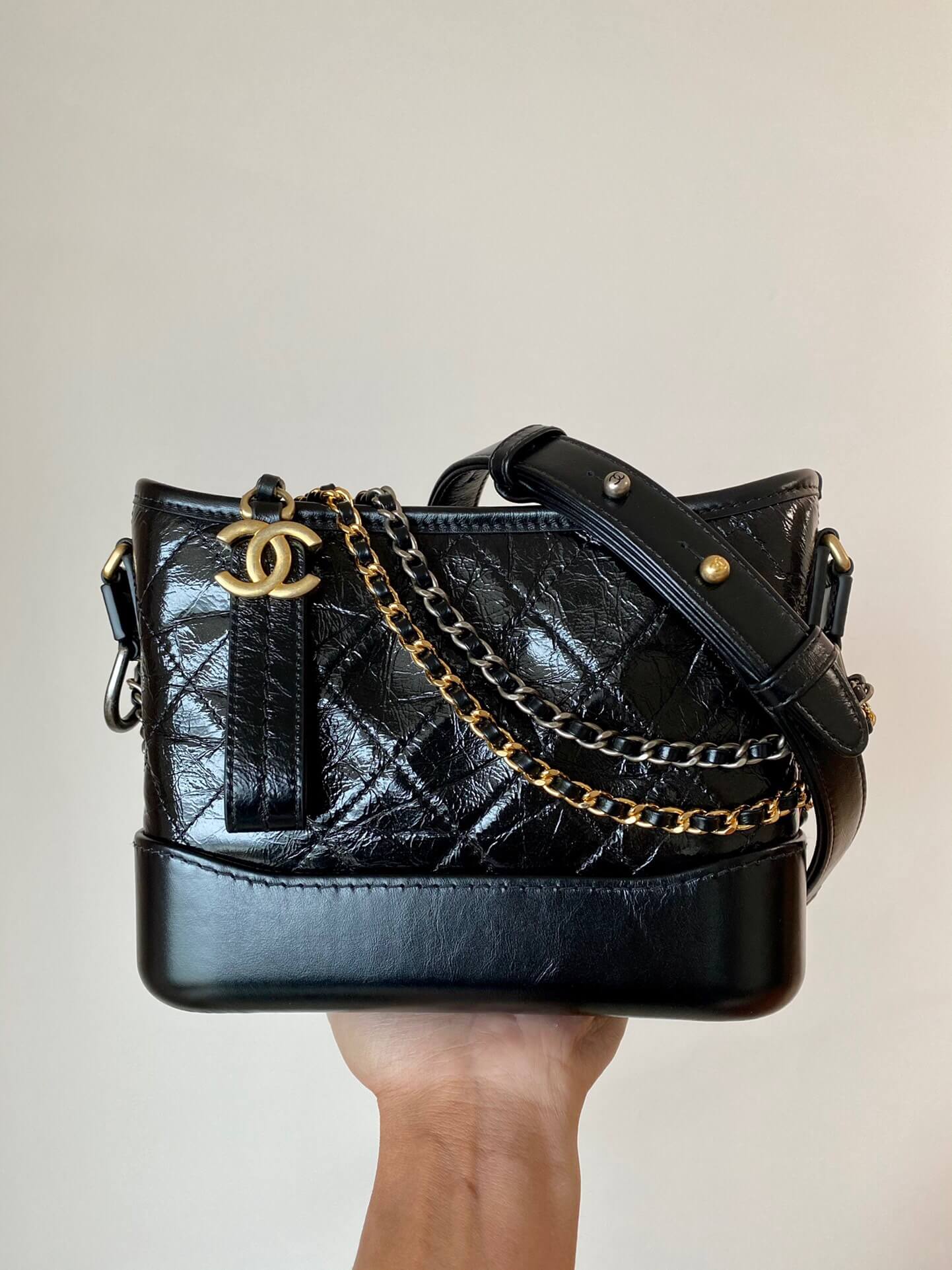Chanel Gabrielle hobo bag专柜最新漆皮流浪包 A91810