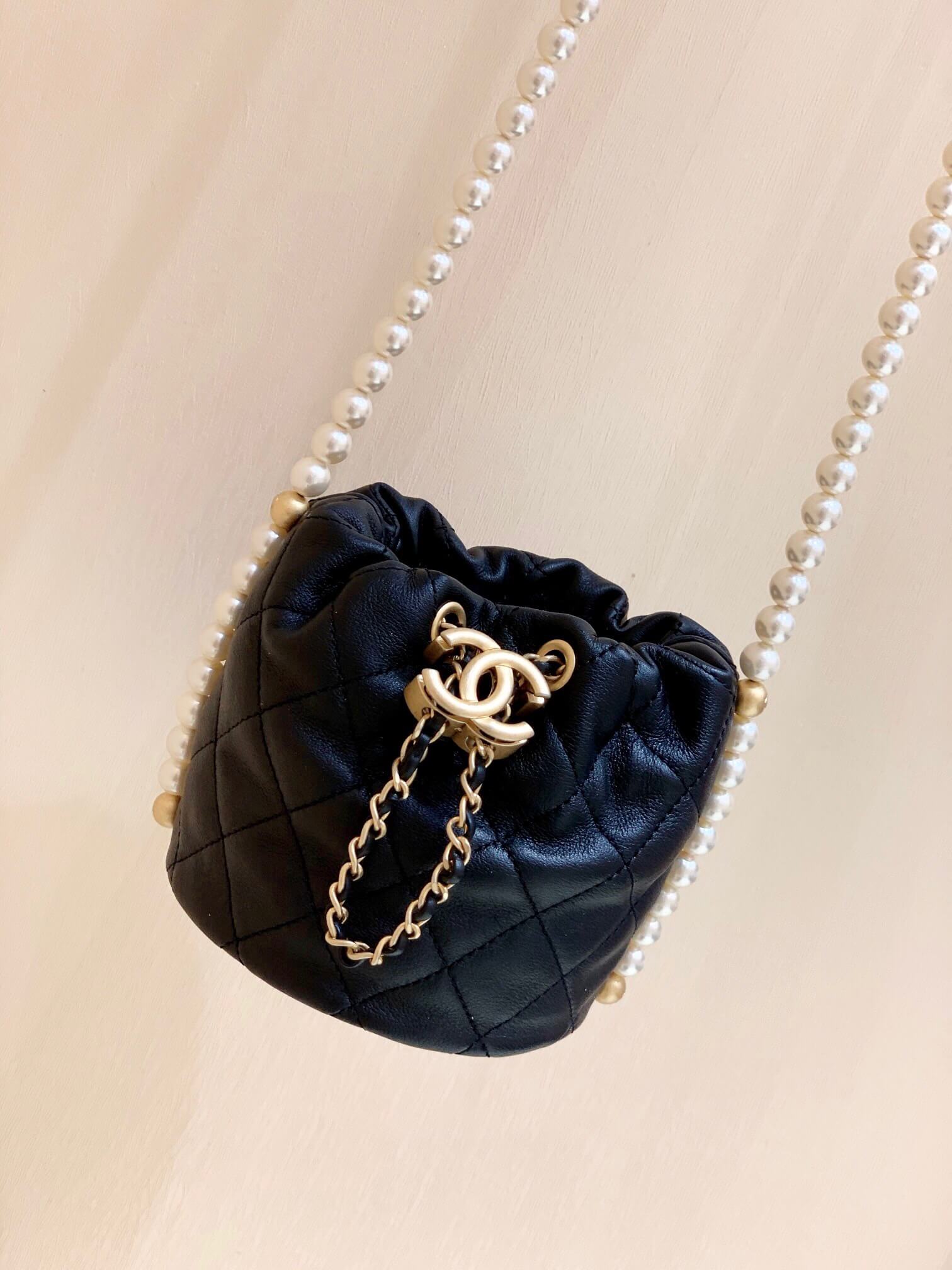 Chanel 超级迷你珍珠水桶小包 AS2529