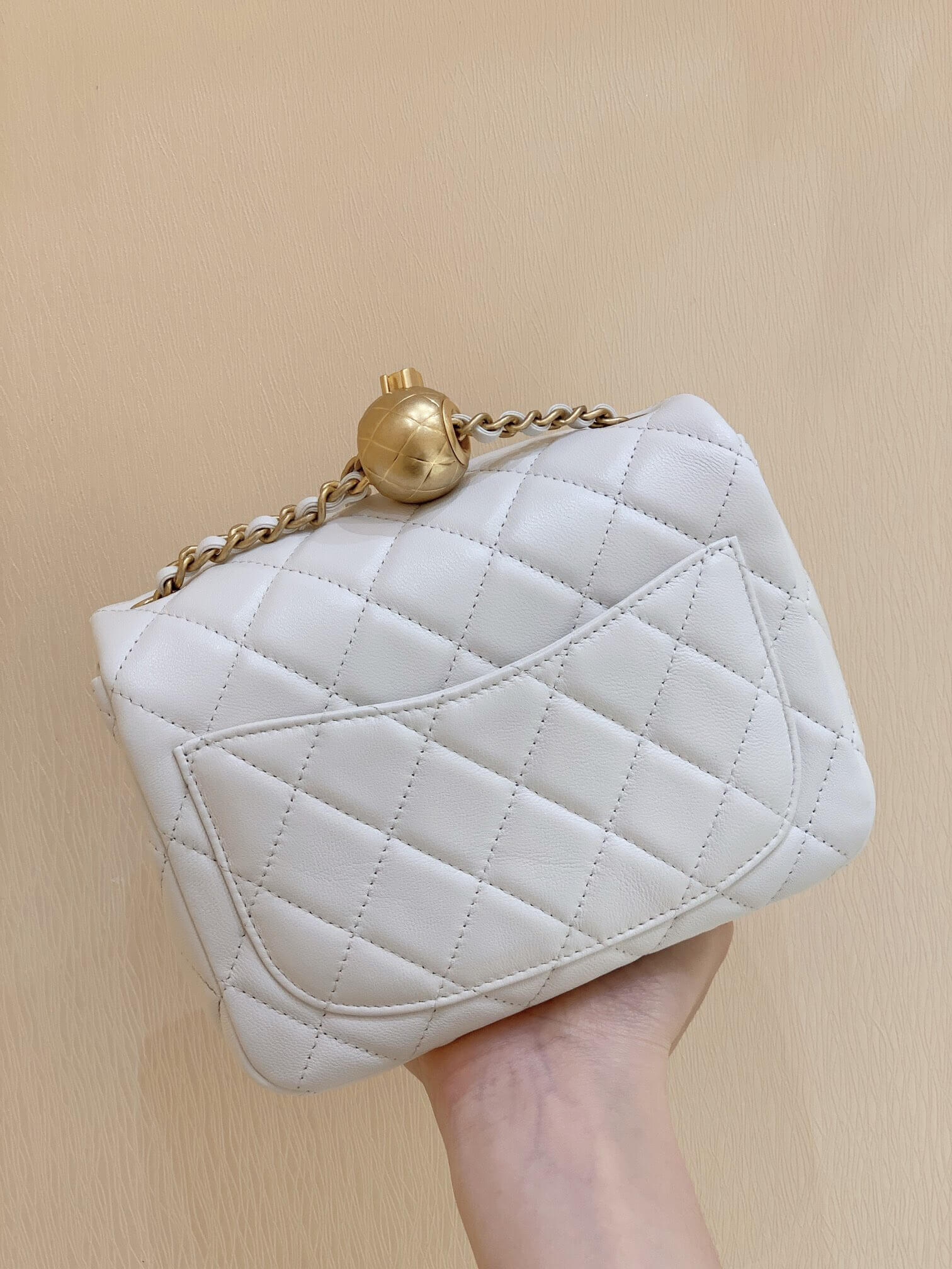 Chanel Flap Bag 新款金属球包金珠CF方胖子 AS1786白色