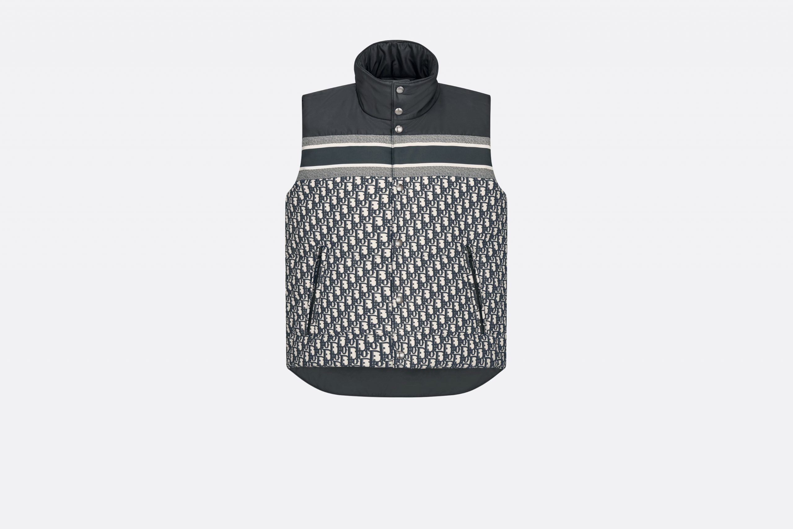 迪奥2022秋冬新品：DiorAlps 无袖夹克 黑色绗缝科技面料 Oblique 印花