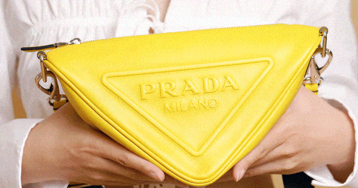 Prada 新手袋，可算把“三角形”玩明白了