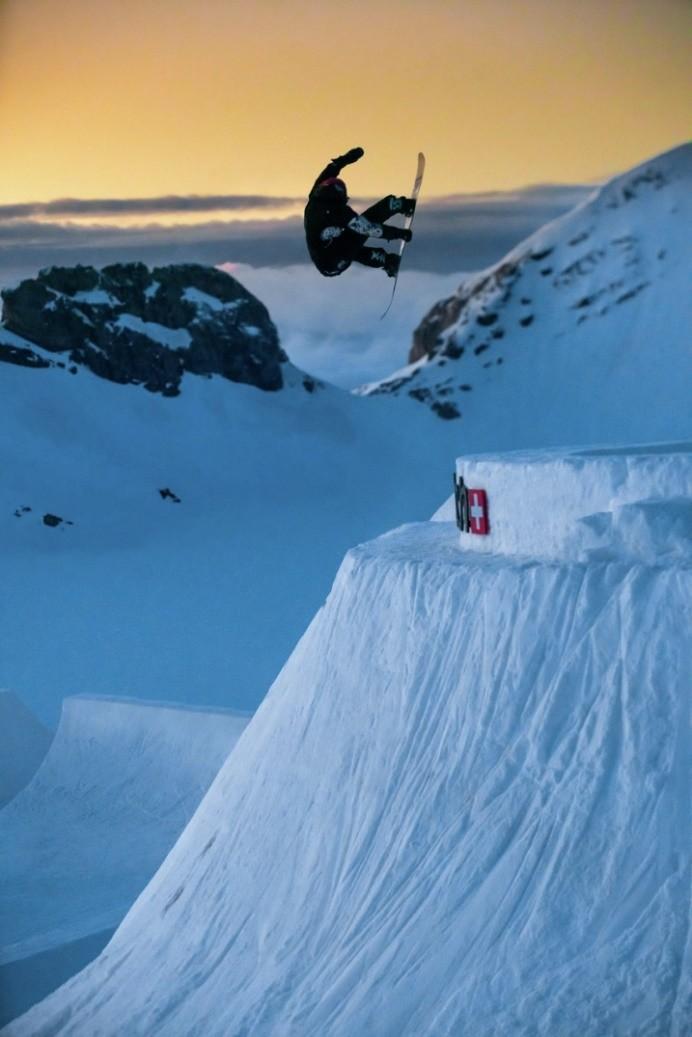 瑞士斯沃琪冠名赞助SWATCH NINES 2023，在瑞士雪峰见证运动员风采