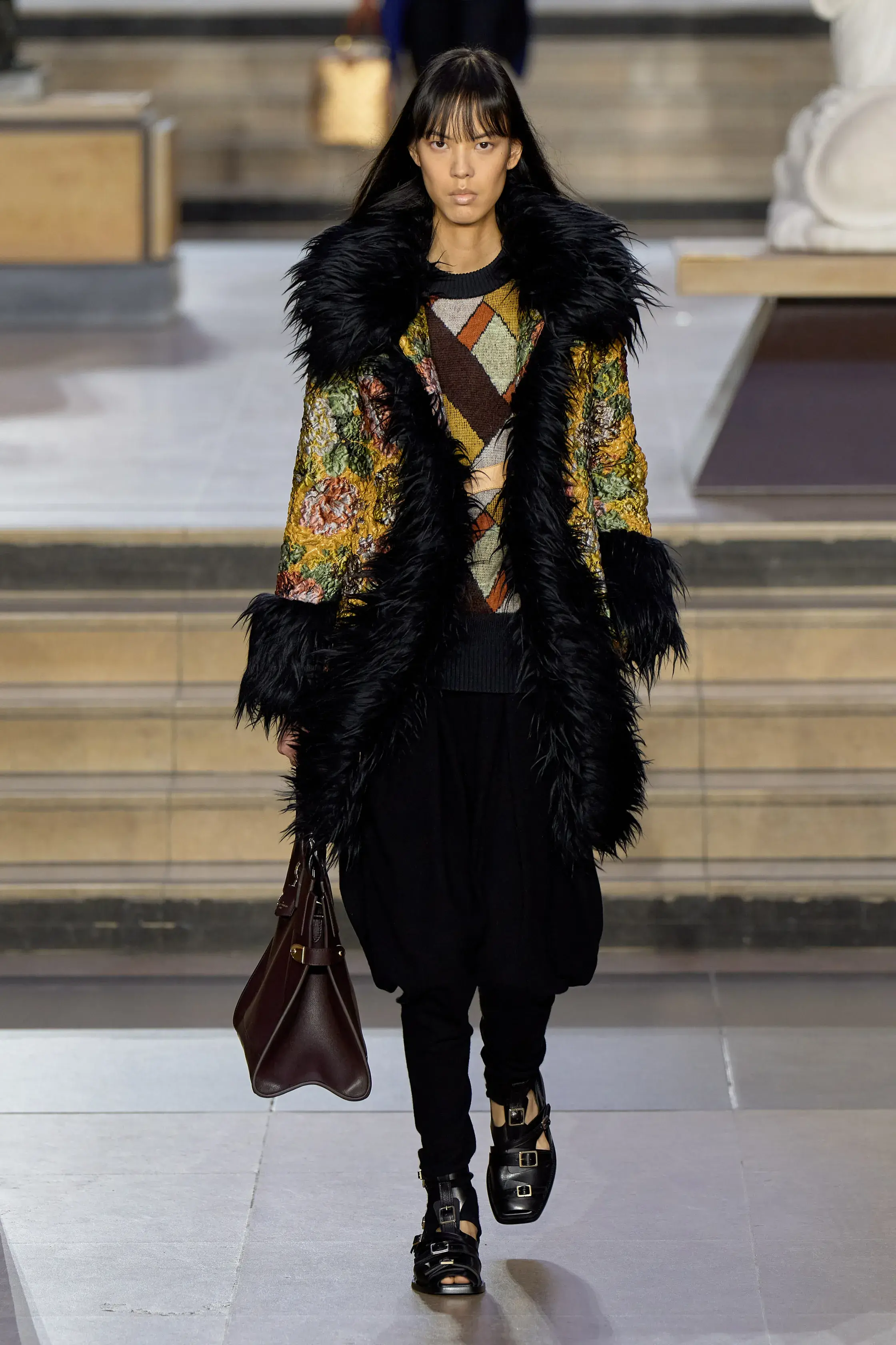 路易威登Louis Vuitton2022秋季系列女装，耳目一新的改变