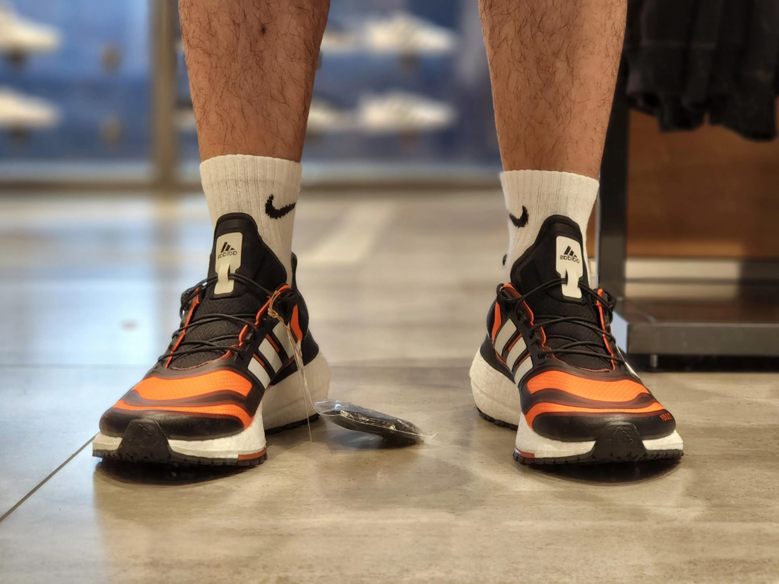 那些让你舒服的忘记了它是跑鞋的鞋款－－UltraBoost系列