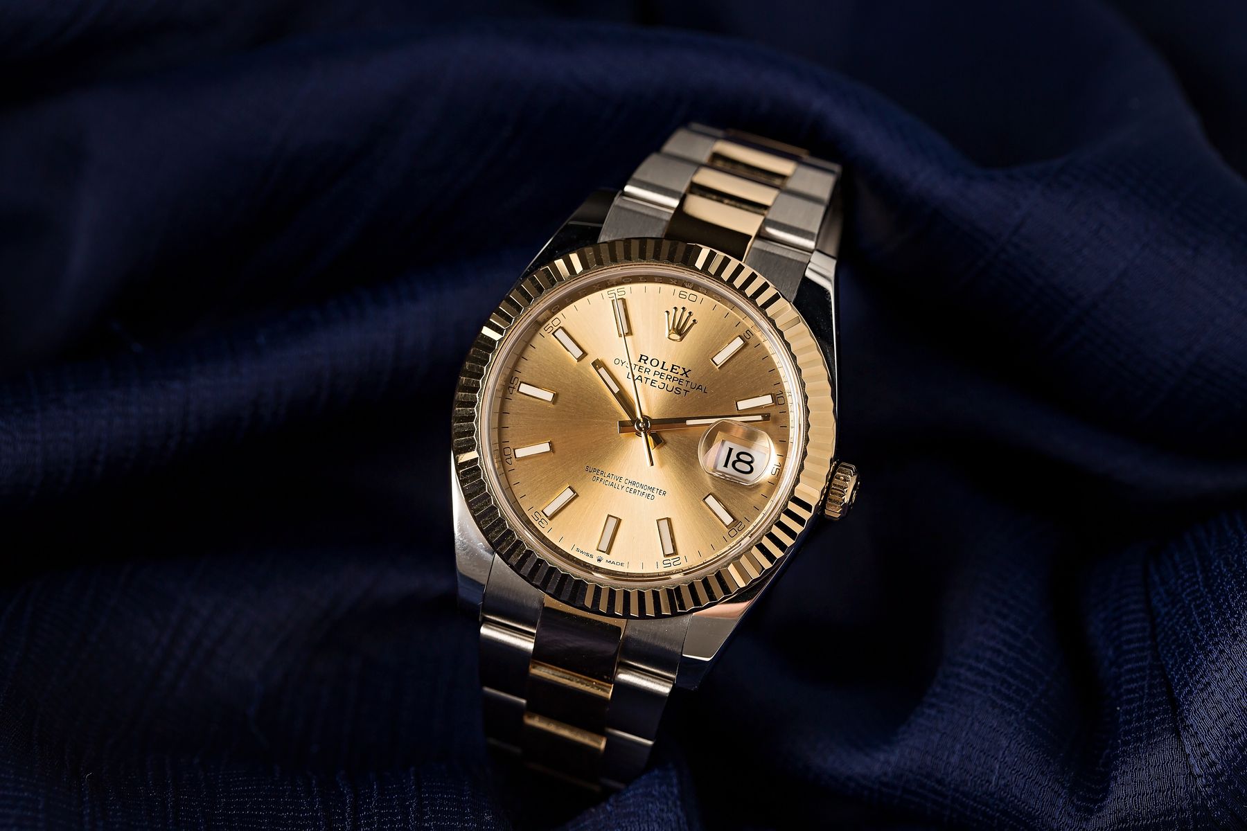 Rolex Date vs Datejust Two-Tone 41mm Yellow Rolesor Fluted Bezel
