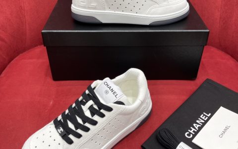 chanel香奈儿 经典的版型搭配深灰色鞋底2022新版熊猫鞋