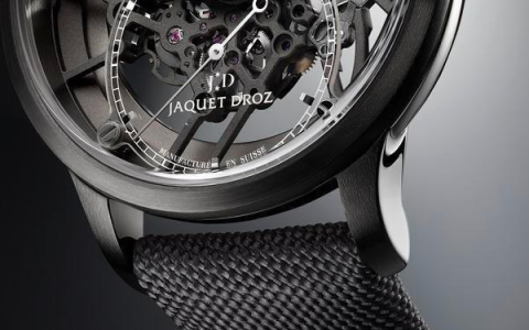 雅克德罗炭黑色缎光太阳纹日期显示大秒针腕表