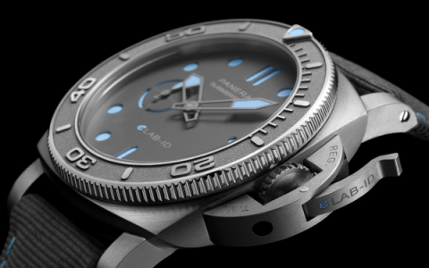 沛纳海全新Submersible Bronzo Blu Abisso潜行系列青铜腕表