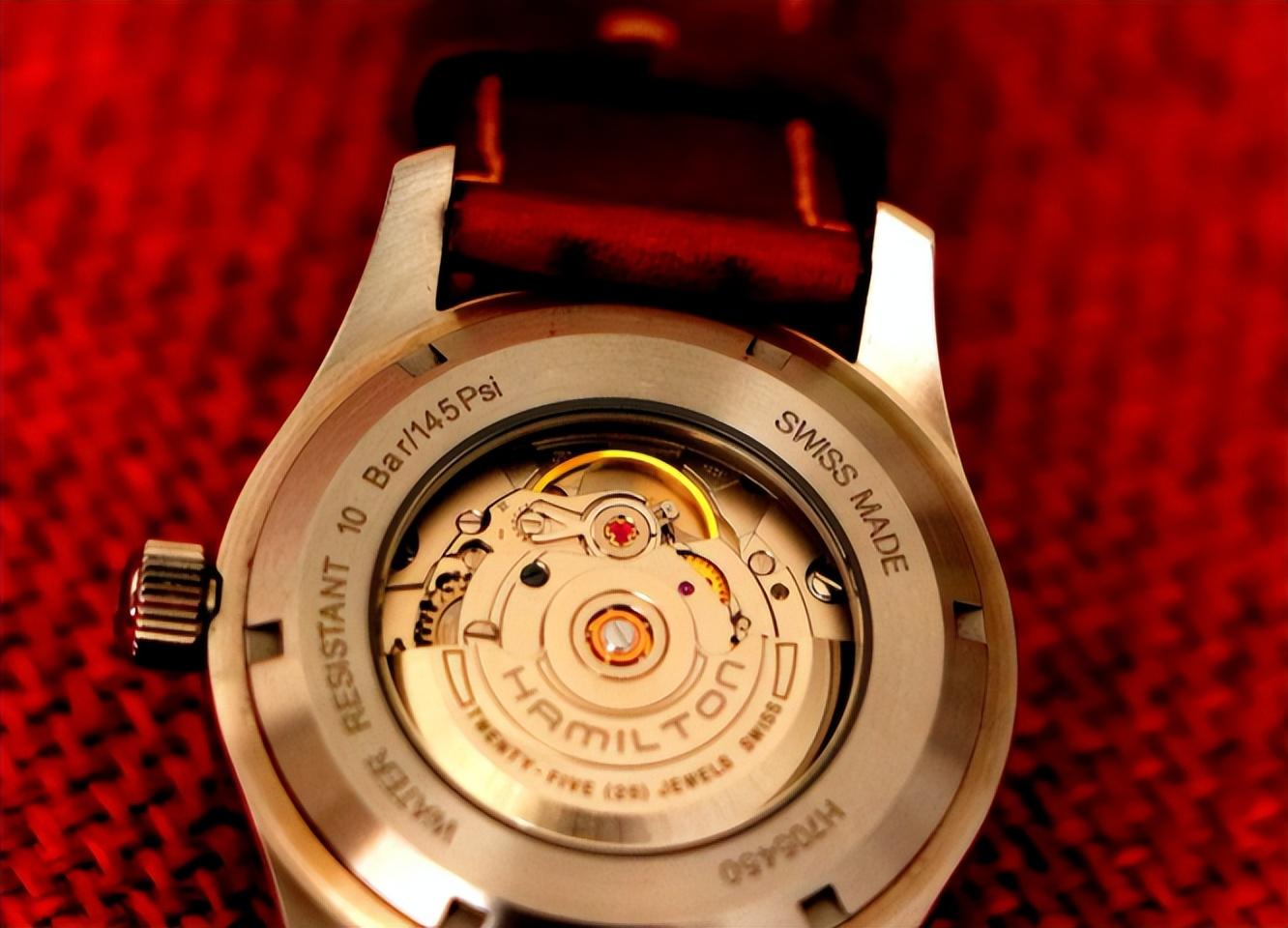 奢侈品手表丨女生第一块奢牌表，你会怎么做选择？